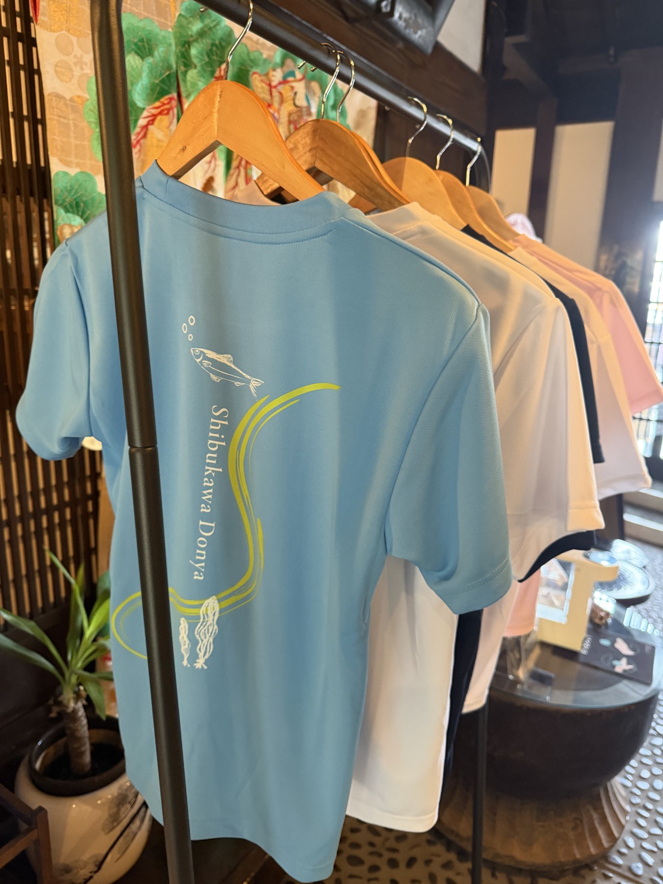 水色・ホワイト・ネイビー・ピンクの渋川問屋オリジナルTシャツ